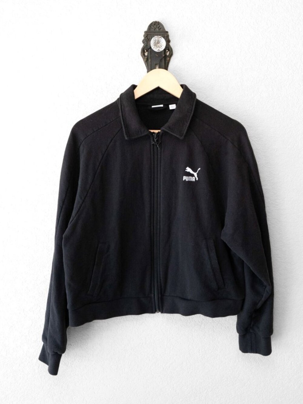 PUMA Track Jacket Womens XL Black Cropped Full Zip Fold Down Collar Athleisure